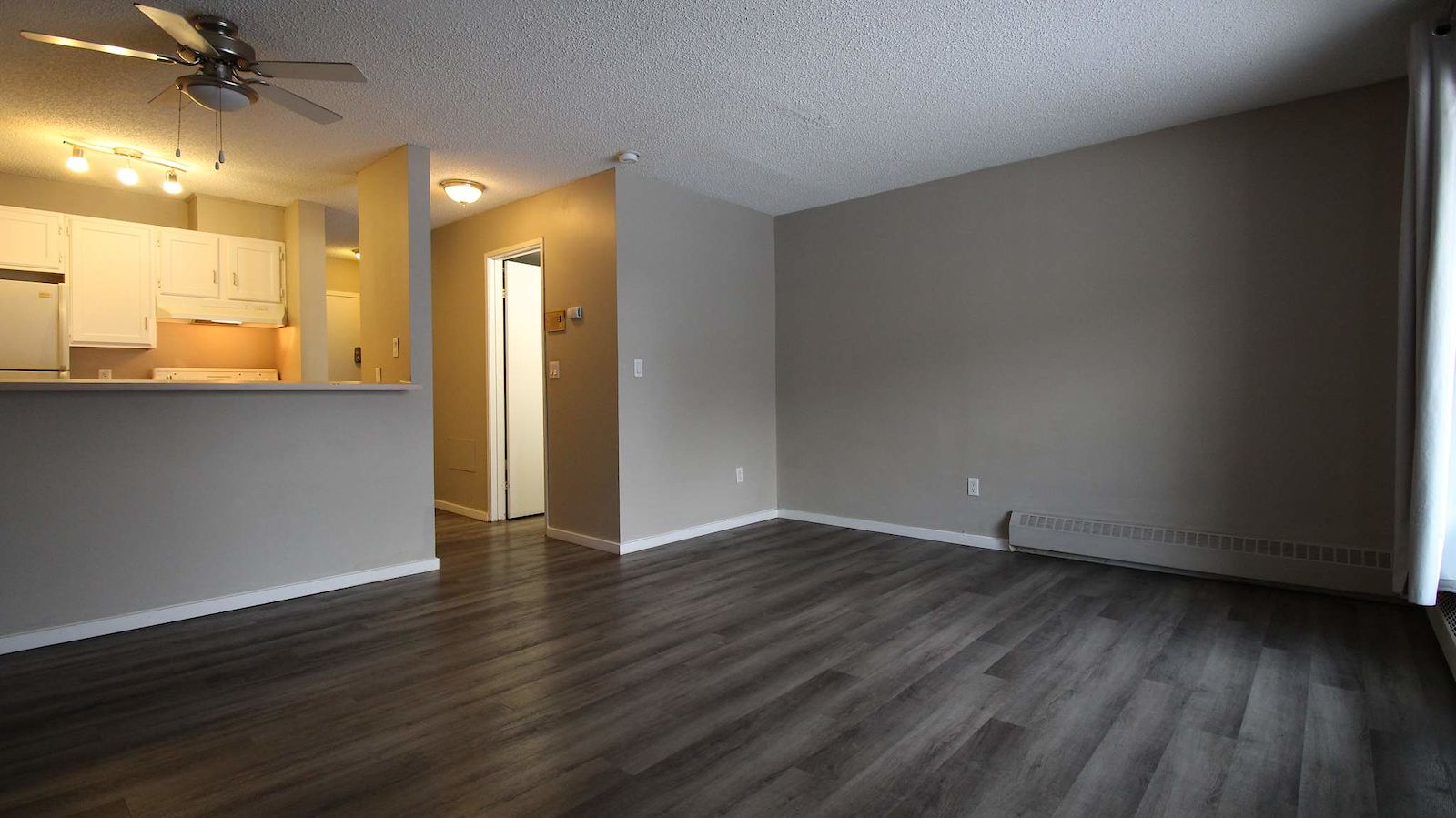 Calgary bachelor bedrooms Apartment for rent. Property photo: 51406-1