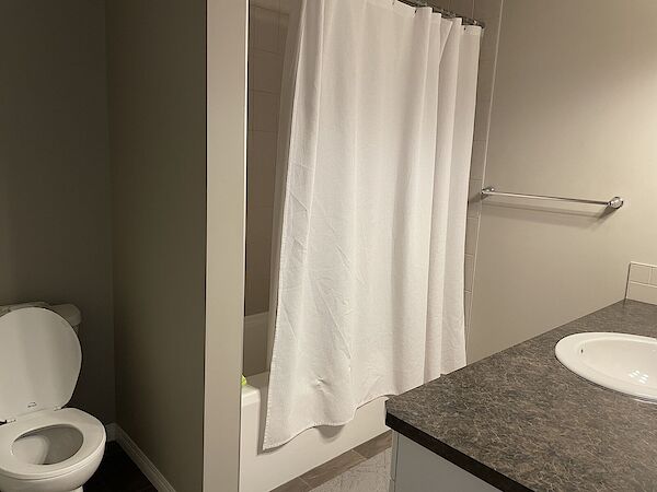 Calgary 2 bedrooms Room For Rent for rent. Property photo: 514899-2