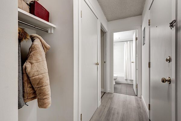 Calgary 1 bedroom Condo Unit for rent. Property photo: 515579-2