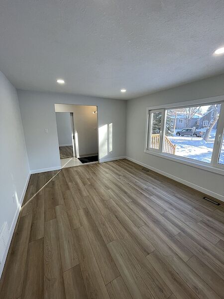 Edmonton 4 bedrooms Main Floor for rent. Property photo: 516375-3