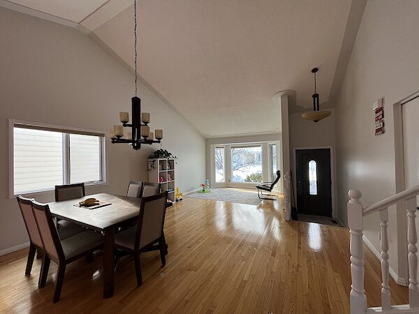 Calgary 4 bedrooms House for rent. Property photo: 516578-2