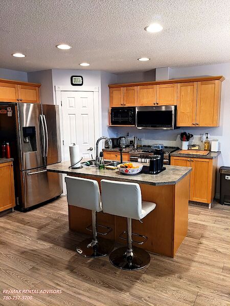 Calgary 4 bedrooms Duplex for rent. Property photo: 516653-2