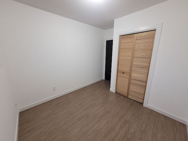 Edmonton 3 bedrooms Main Floor for rent. Property photo: 516749-2