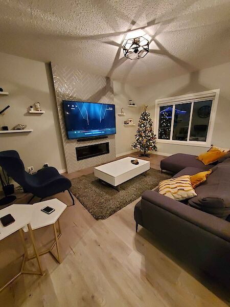 Calgary 3 + Den bedrooms Main Floor for rent. Property photo: 516888-3