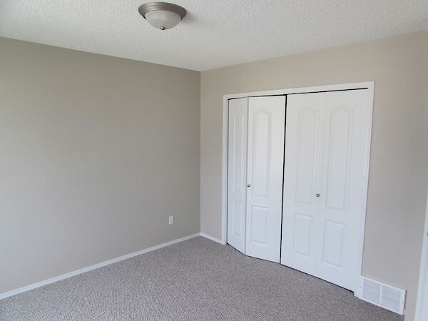 Edmonton 3 bedrooms Duplex for rent. Property photo: 517229-2