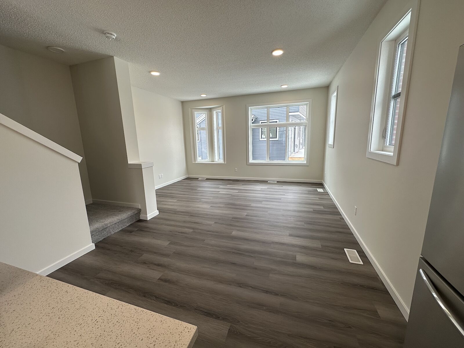 Calgary 3 bedrooms Townhouse for rent. Property photo: 517753-1