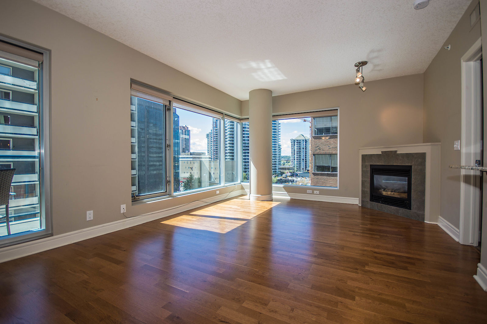 Calgary 2 bedrooms Apartment for rent. Property photo: 517934-1