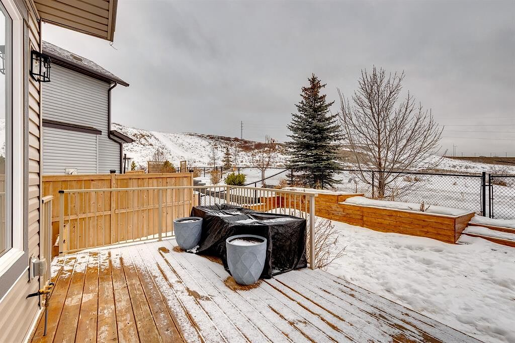 Calgary 3 + Den bedrooms House for rent. Property photo: 518064-1