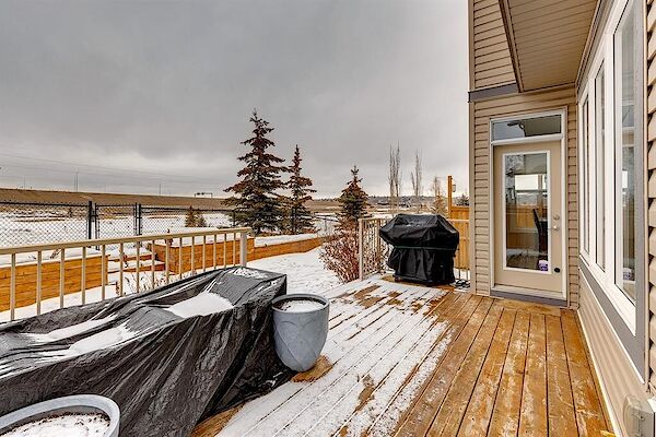 Calgary 3 + Den bedrooms House for rent. Property photo: 518064-3
