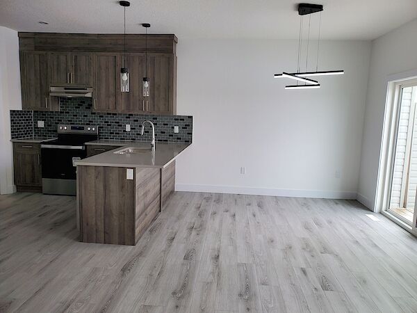 Edmonton 3 bedrooms Duplex for rent. Property photo: 518098-2