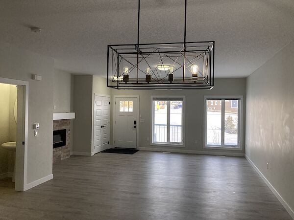 Chestermere 3 + Den bedrooms House for rent. Property photo: 518188-2
