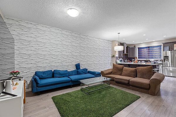 Calgary 3 + Den bedrooms Main Floor for rent. Property photo: 518267-2
