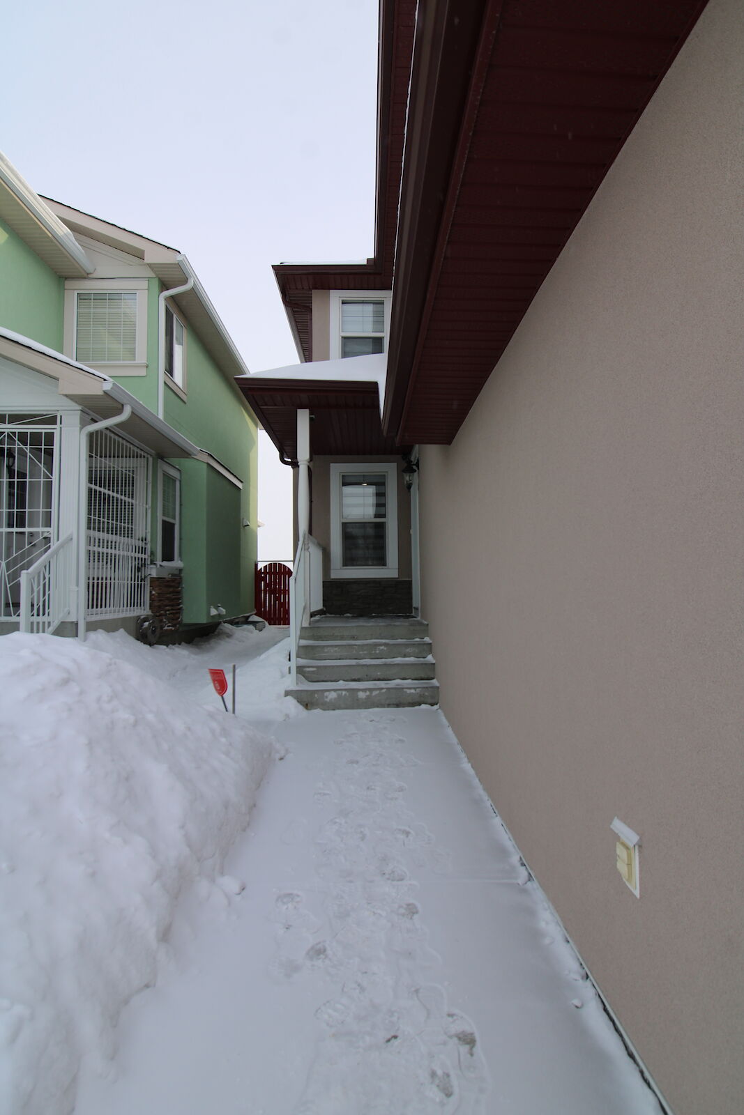 Calgary 4 bedrooms House for rent. Property photo: 518399-1