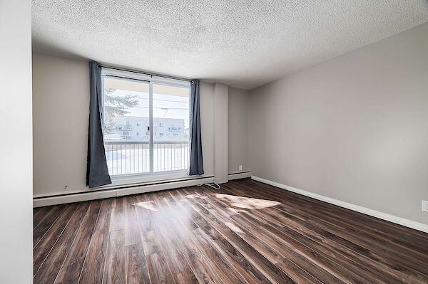 Calgary 1 bedroom Condo Unit for rent. Property photo: 518414-2