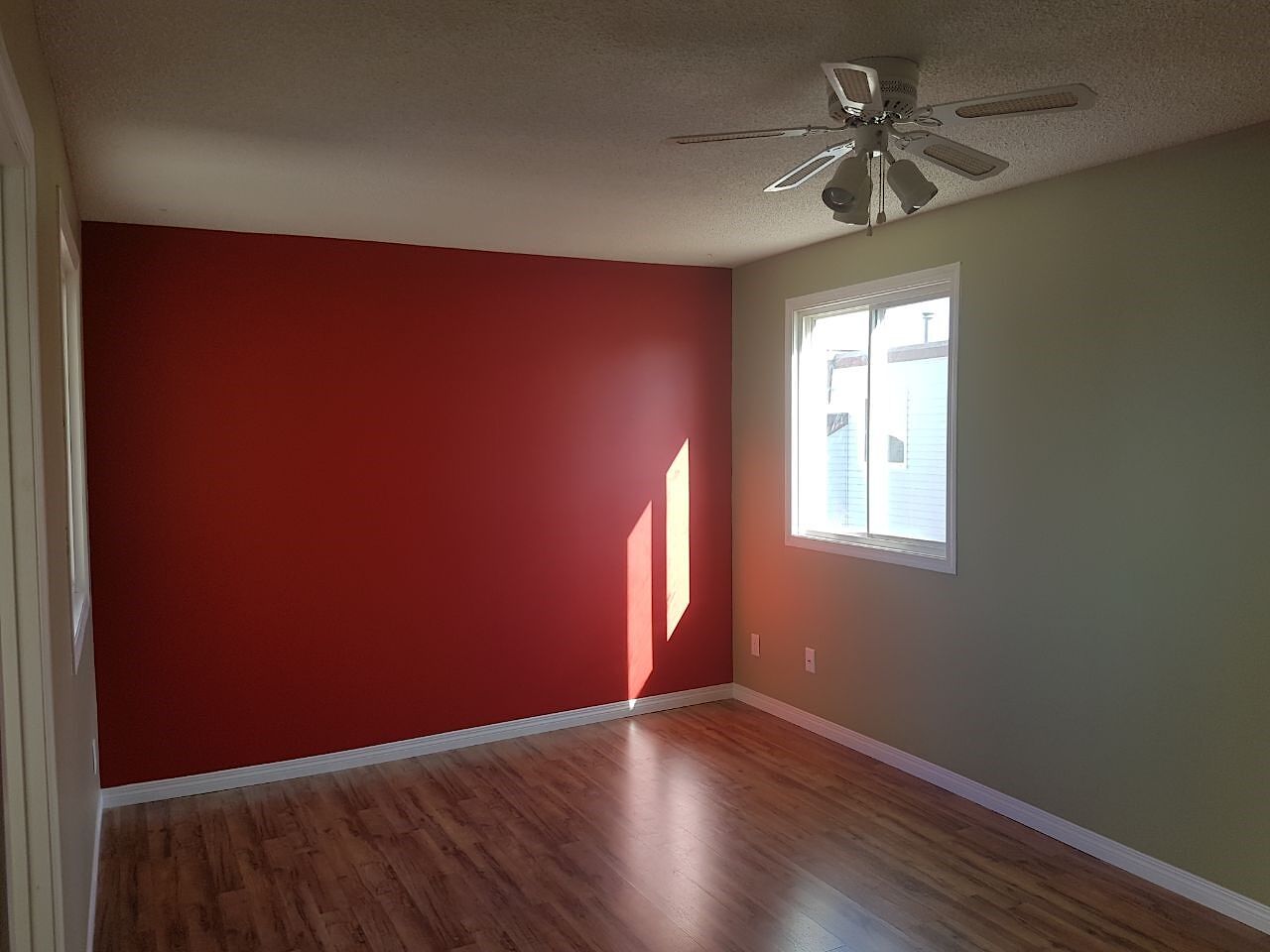 Edmonton 3 bedrooms Condo Unit for rent. Property photo: 518517-1