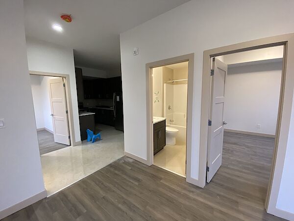 Edmonton 2 bedrooms Condo Unit for rent. Property photo: 518591-2
