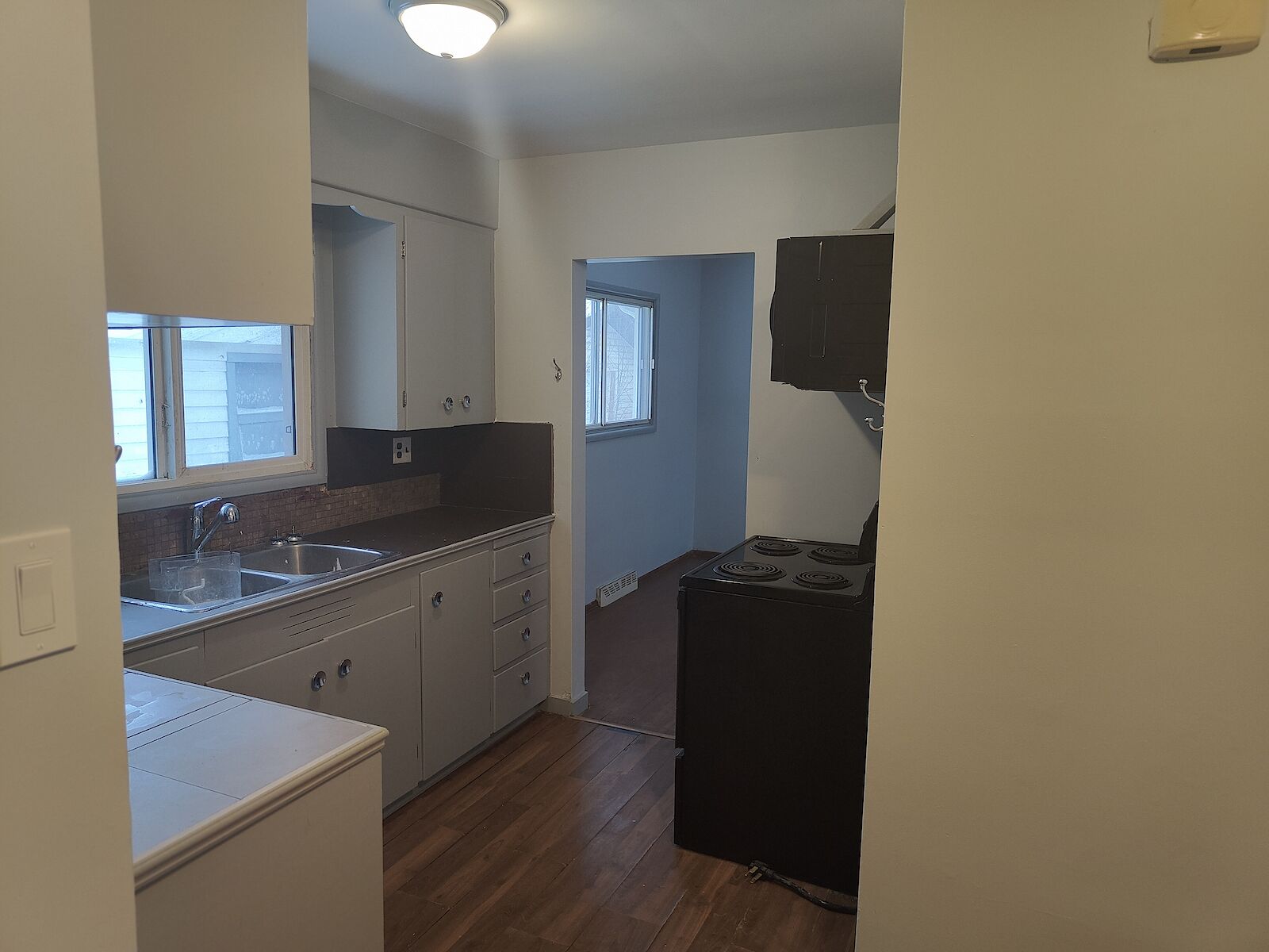 Calgary 3 bedrooms Main Floor for rent. Property photo: 518654-1