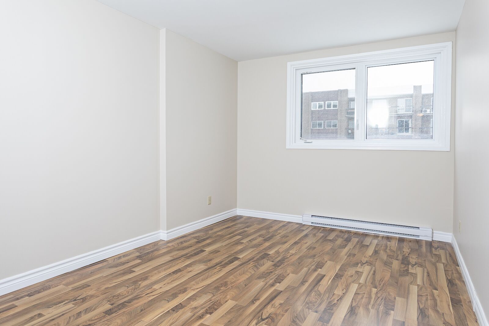 Sherbrooke 3 bedrooms Apartment for rent. Property photo: 518808-1