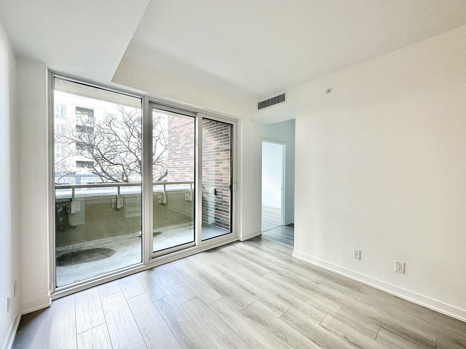 Toronto 1 bedroom Apartment for rent. Property photo: 519043-1