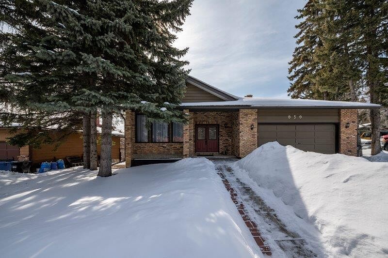 Calgary 4 bedrooms House for rent. Property photo: 519209-1