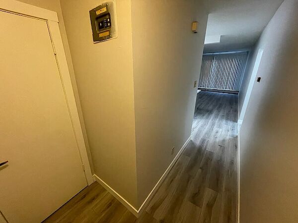 Calgary 2 bedrooms Condo Unit for rent. Property photo: 519248-2