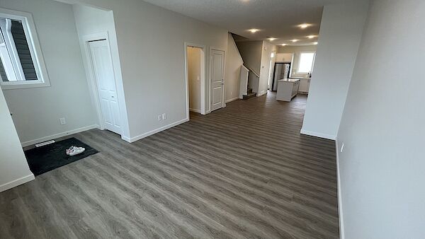 Calgary 3 + Den bedrooms House for rent. Property photo: 519843-3