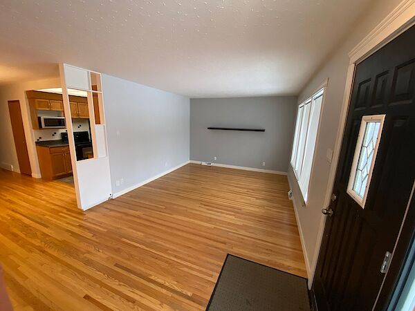 Calgary 3 bedrooms Duplex for rent. Property photo: 520099-3