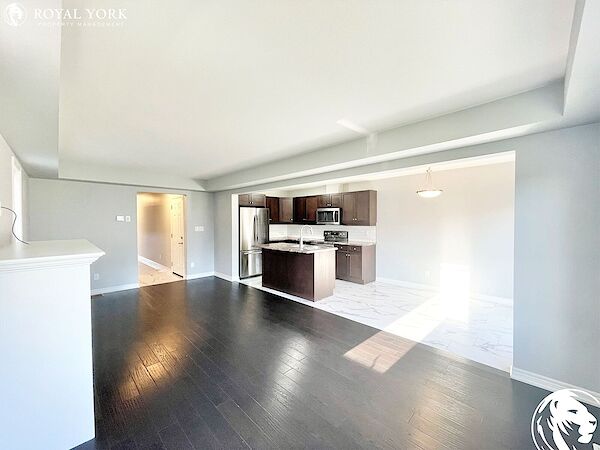 Welland 3 bedrooms Townhouse for rent. Property photo: 522808-2