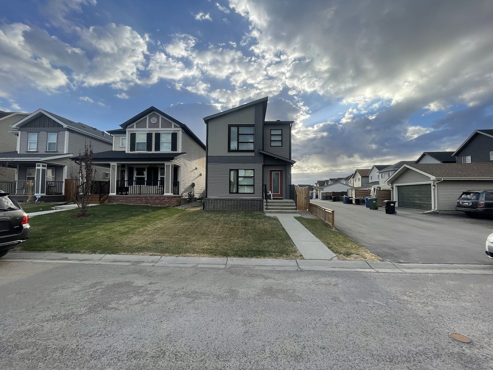 Calgary 3 bedrooms House for rent. Property photo: 524173-1