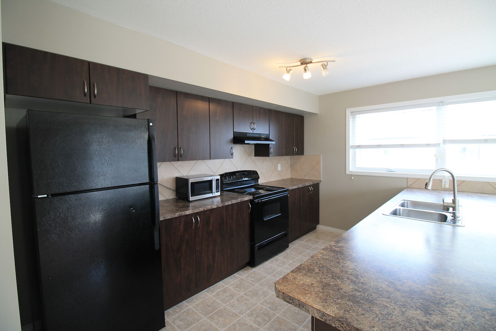 Sherwood Park 3 bedrooms Townhouse for rent. Property photo: 524248-1