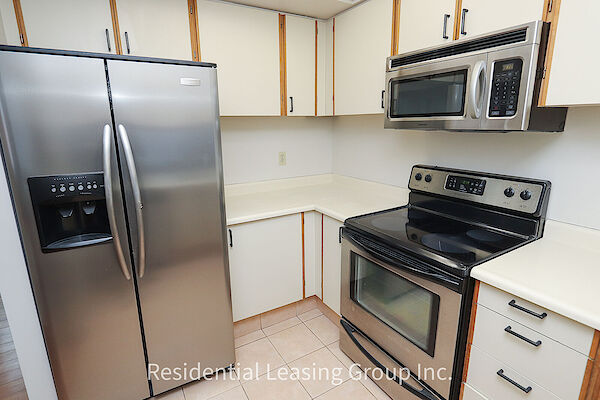 Calgary 1 bedroom Apartment for rent. Property photo: 525896-2