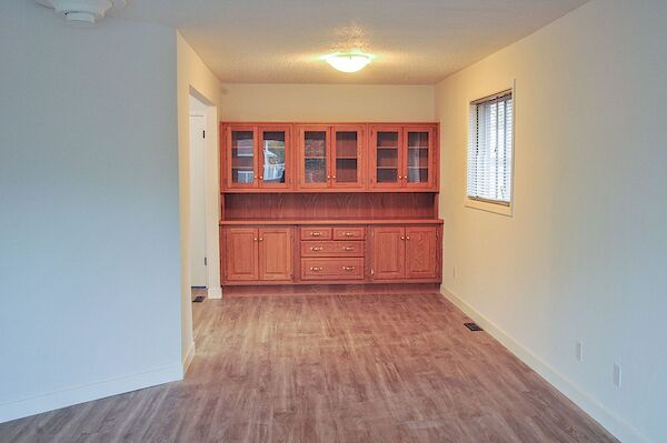 Edmonton 3 bedrooms Main Floor for rent. Property photo: 525959-3