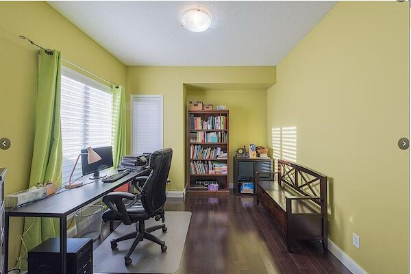 Calgary 3 + Den bedrooms Main Floor for rent. Property photo: 526438-3