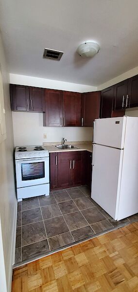 Winnipeg 1 bedroom Apartment for rent. Property photo: 527873-2