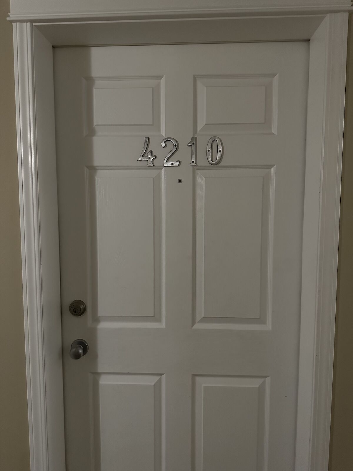 Calgary 2 bedrooms Condo Unit for rent. Property photo: 533985-1