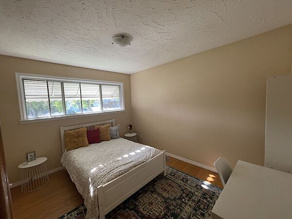Edmonton 2 bedrooms Main Floor for rent. Property photo: 534217-2