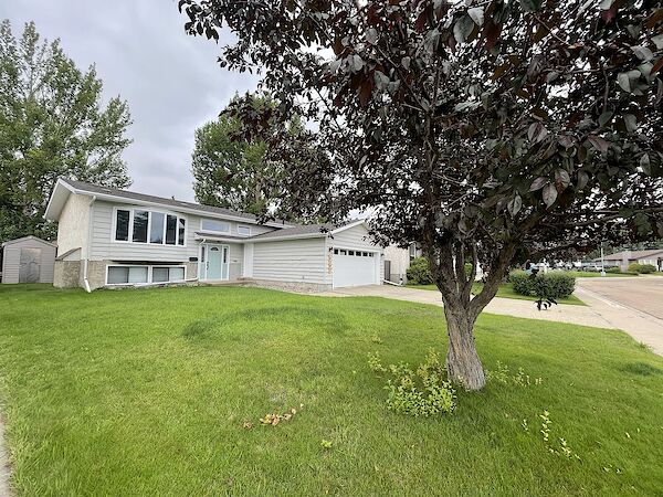 Edmonton 3 bedrooms Main Floor for rent. Property photo: 534455-2