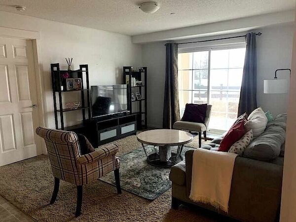 Calgary 2 bedrooms Condo Unit for rent. Property photo: 534739-2
