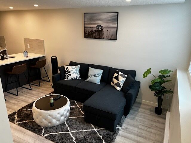 Calgary 1 bedroom Condo Unit for rent. Property photo: 534972-1