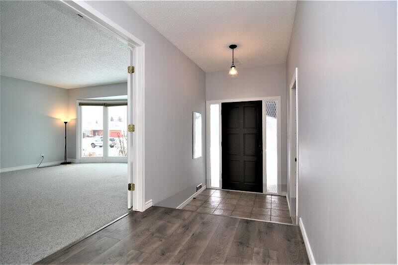 Edmonton 1 bedroom Room For Rent for rent. Property photo: 535097-1