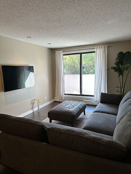 Calgary 1 bedroom Condo Unit for rent. Property photo: 535314-3