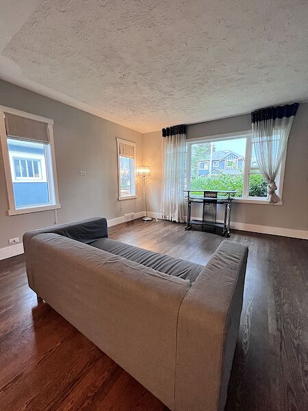 Calgary 2 bedrooms Main Floor for rent. Property photo: 535684-2