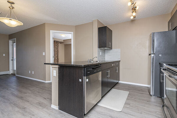 Calgary 2 + Den bedrooms Condo Unit for rent. Property photo: 535797-3
