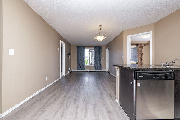 Calgary 2 + Den bedrooms Condo Unit for rent. Property photo: 535797-2