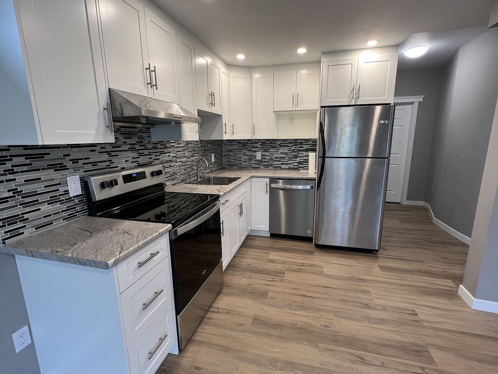 Calgary 2 bedrooms Basement for rent. Property photo: 535942-1