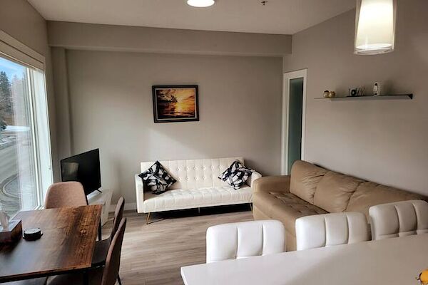 Calgary 2 + Den bedrooms Condo Unit for rent. Property photo: 536301-2