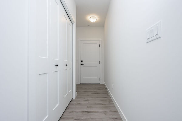 Calgary 2 bedrooms Condo Unit for rent. Property photo: 537087-3