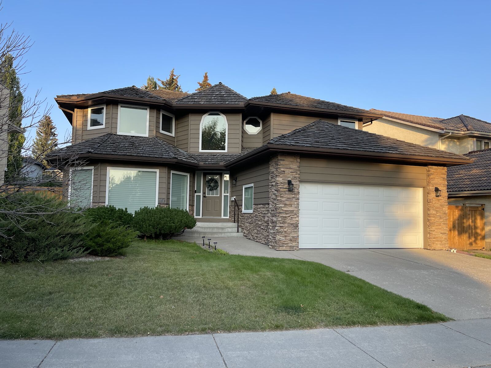 Calgary 4 + Den bedrooms House for rent. Property photo: 537178-1