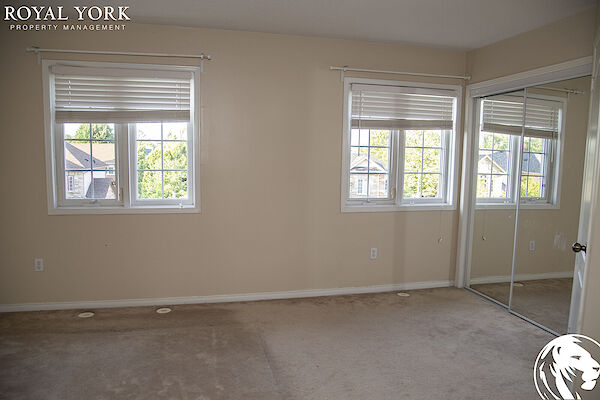 Burlington 3 bedrooms Townhouse for rent. Property photo: 537352-2