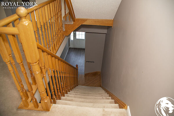 Burlington 3 bedrooms Townhouse for rent. Property photo: 537352-3